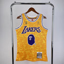 LOS ANGELES LAKERS EDICIÓN ESPECIAL BAPE AMARILLA (RETRO)
