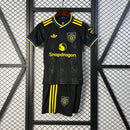 MANCHESTER UNITED III 25/26 CONJUNTO INFANTIL